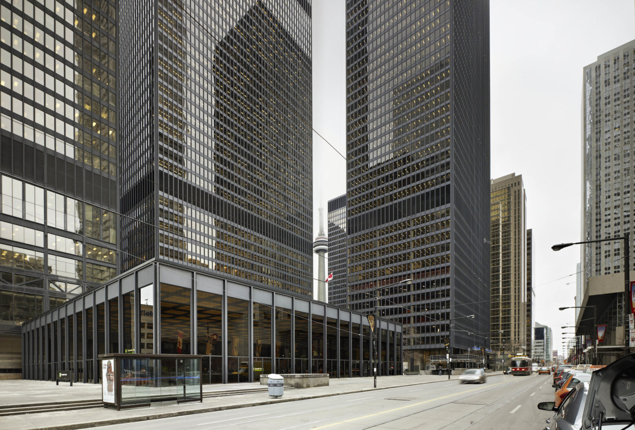 RF-77King exteriors (5)