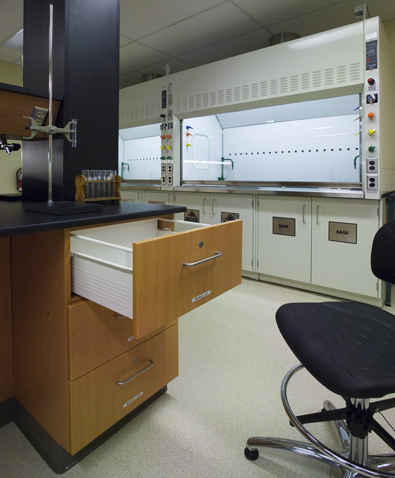 RF- UofG New Sciences Complex lab1-Inside